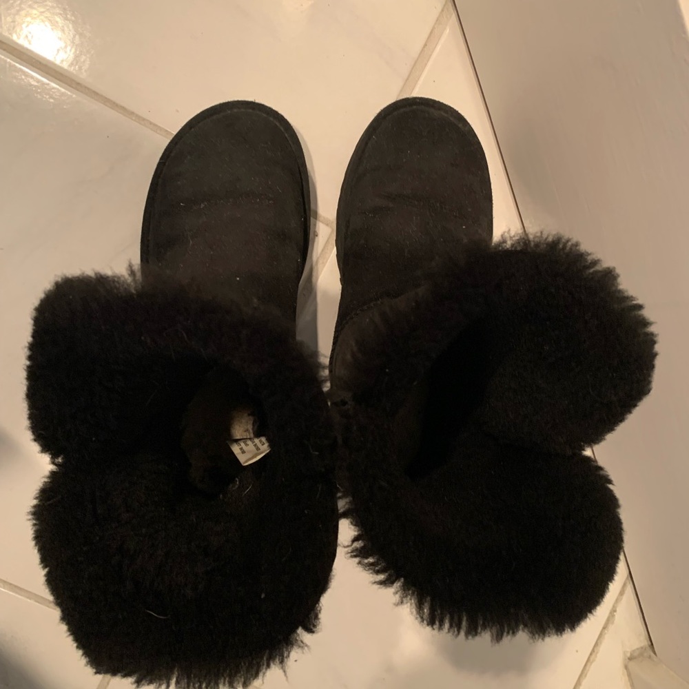 Uggs (Black) - image 3